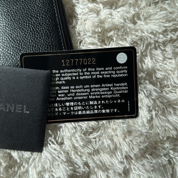 Black Chanel caviar leather long zip wallet - Picture 4 of 12